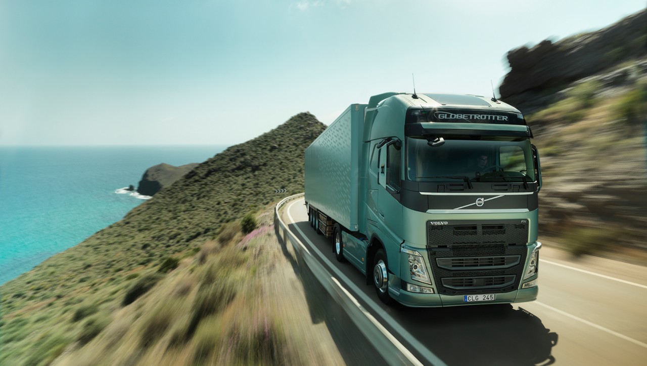 Volvo FH driving fast